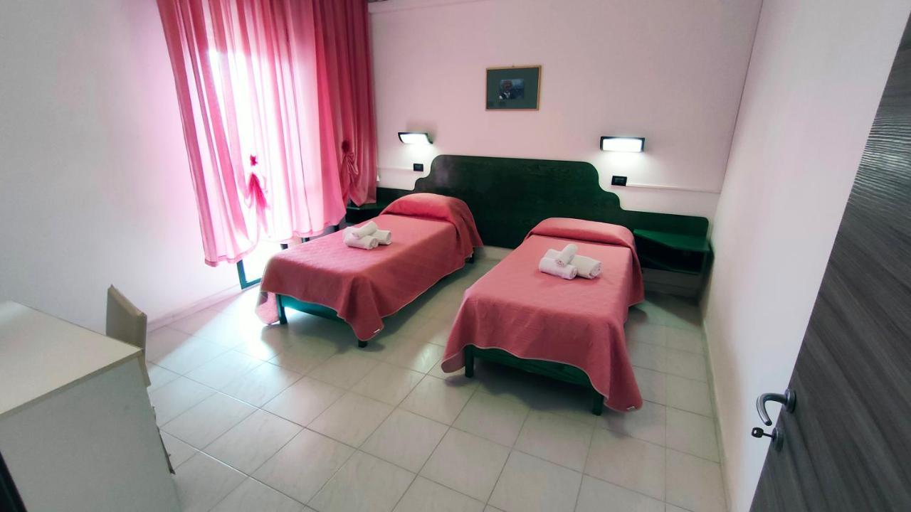 Hotel Mater Mediterranea Senorbi Exterior foto
